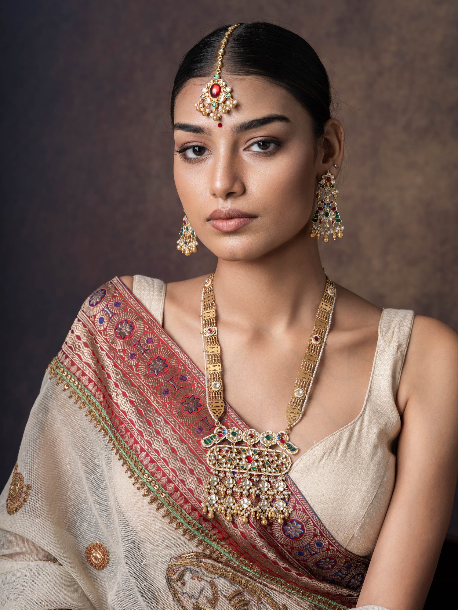 Classique Jaiselmeri Silver Pendant Set