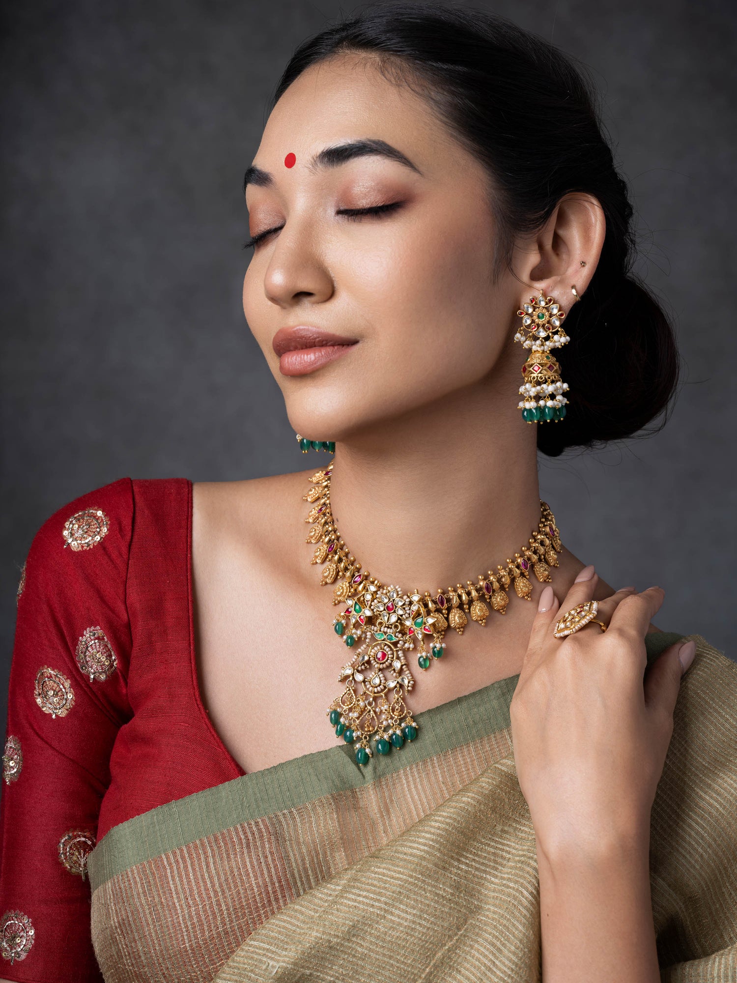 Classic Keepsake Goldtone Silver Necklace Set