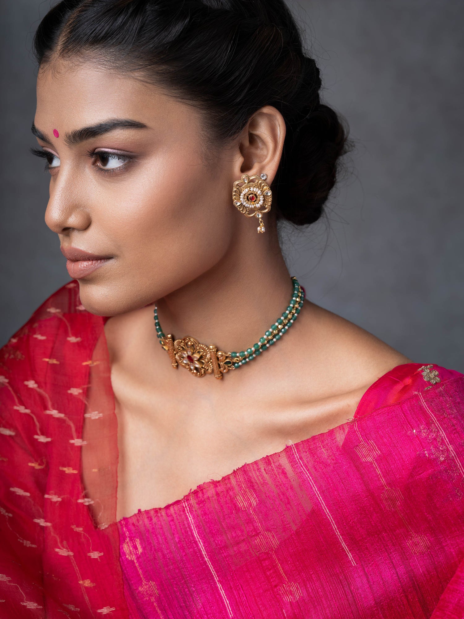 Classic yet Chic, Gold toned Silver Choker Set