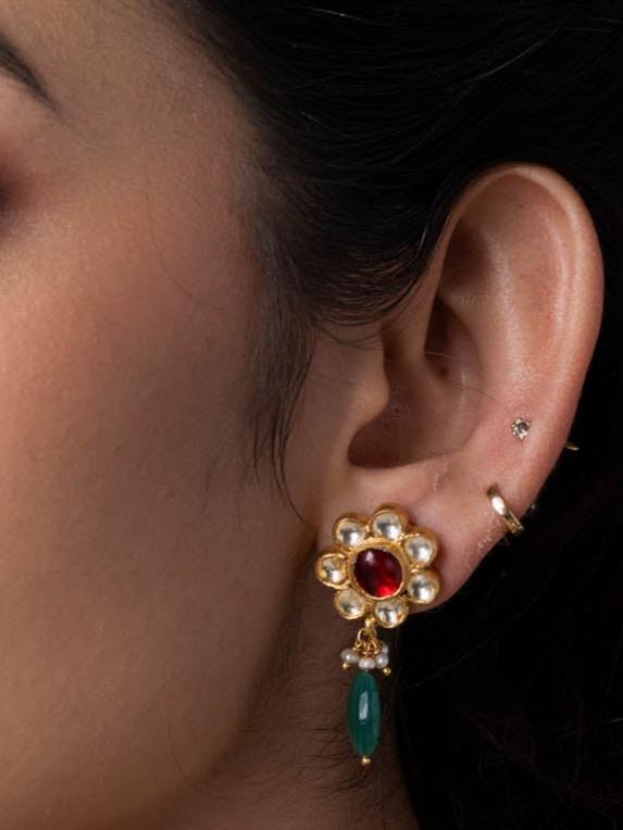 Gracefull Gold Toned Silver Necklace Set