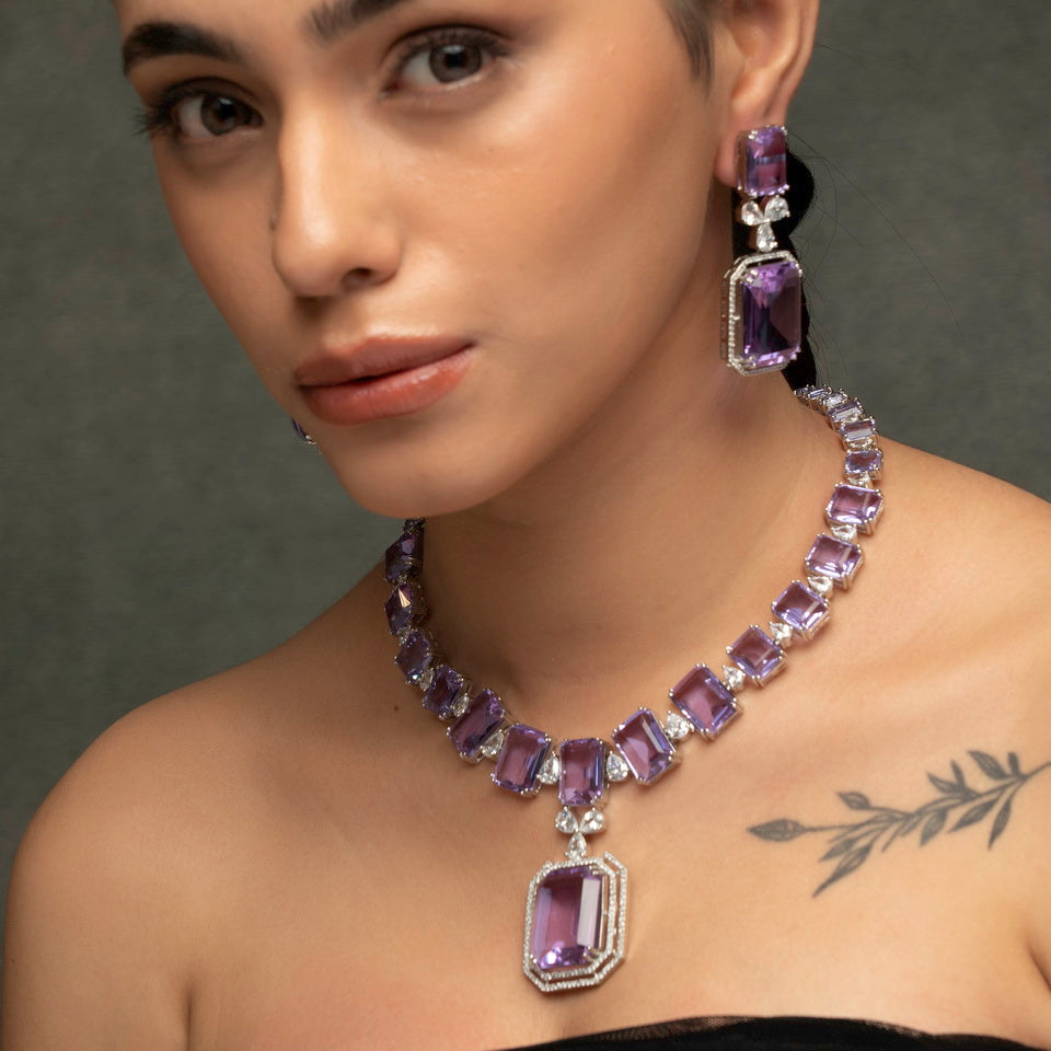 Inaya Necklace Set