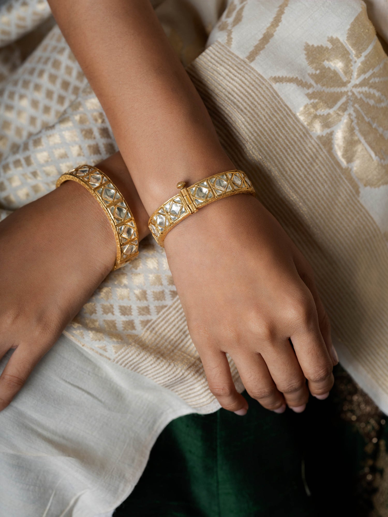 Classique White Jadau Silver Bangles