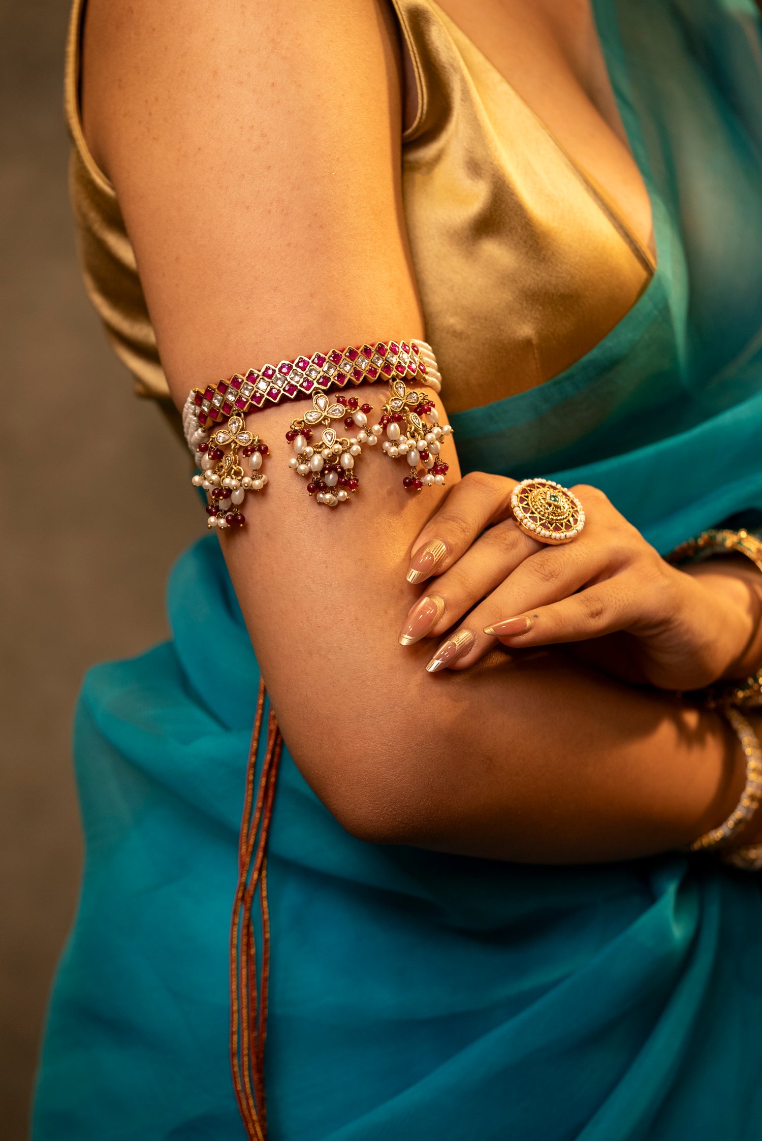 Kundan Regal Bajuband - Gold
