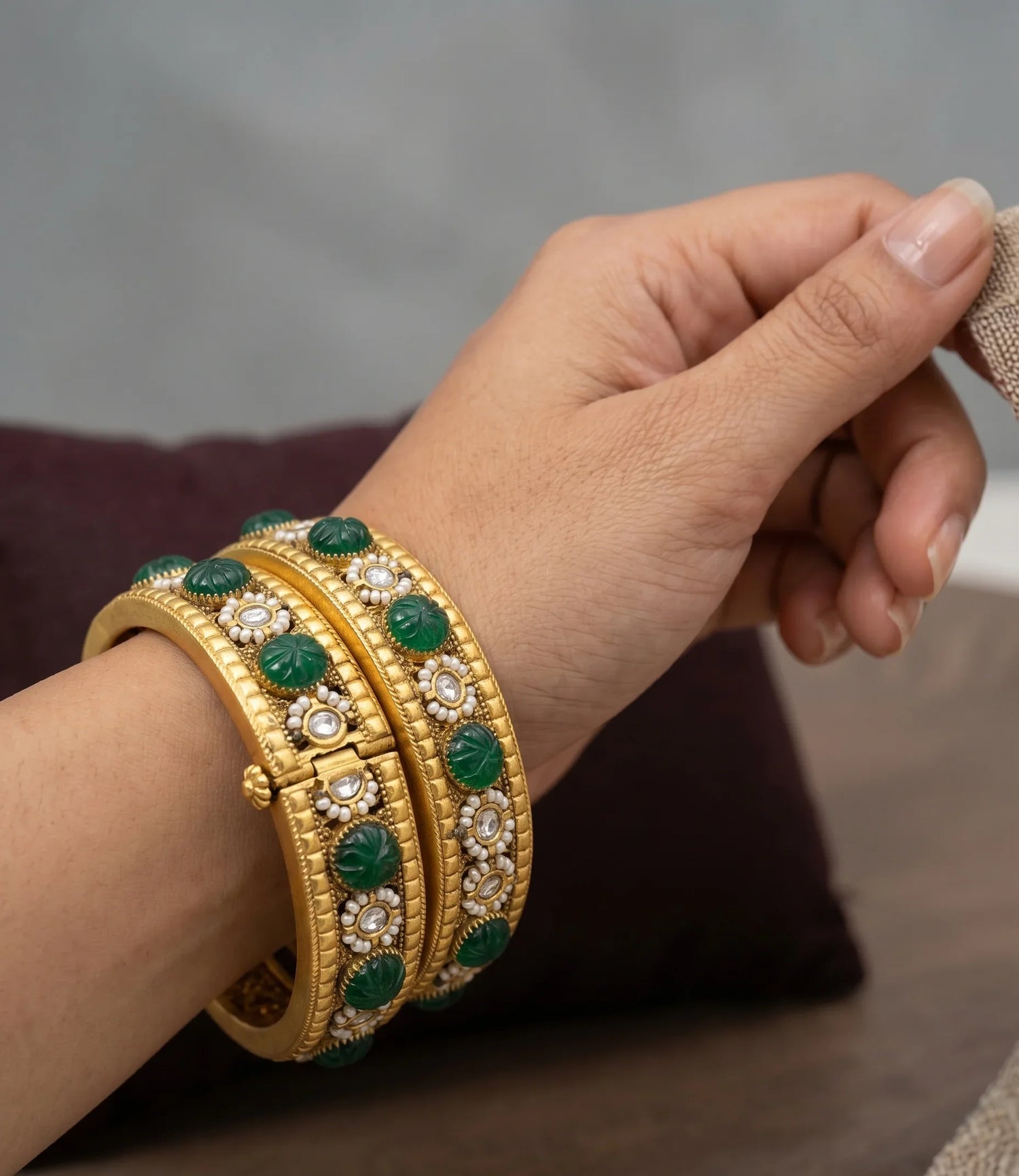 Jadtar Grandeur Bangle - Gold