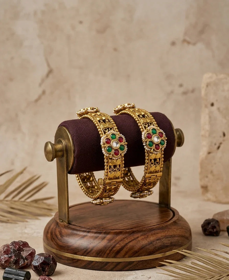 Royal Jadtar Openable Bangle – Gold