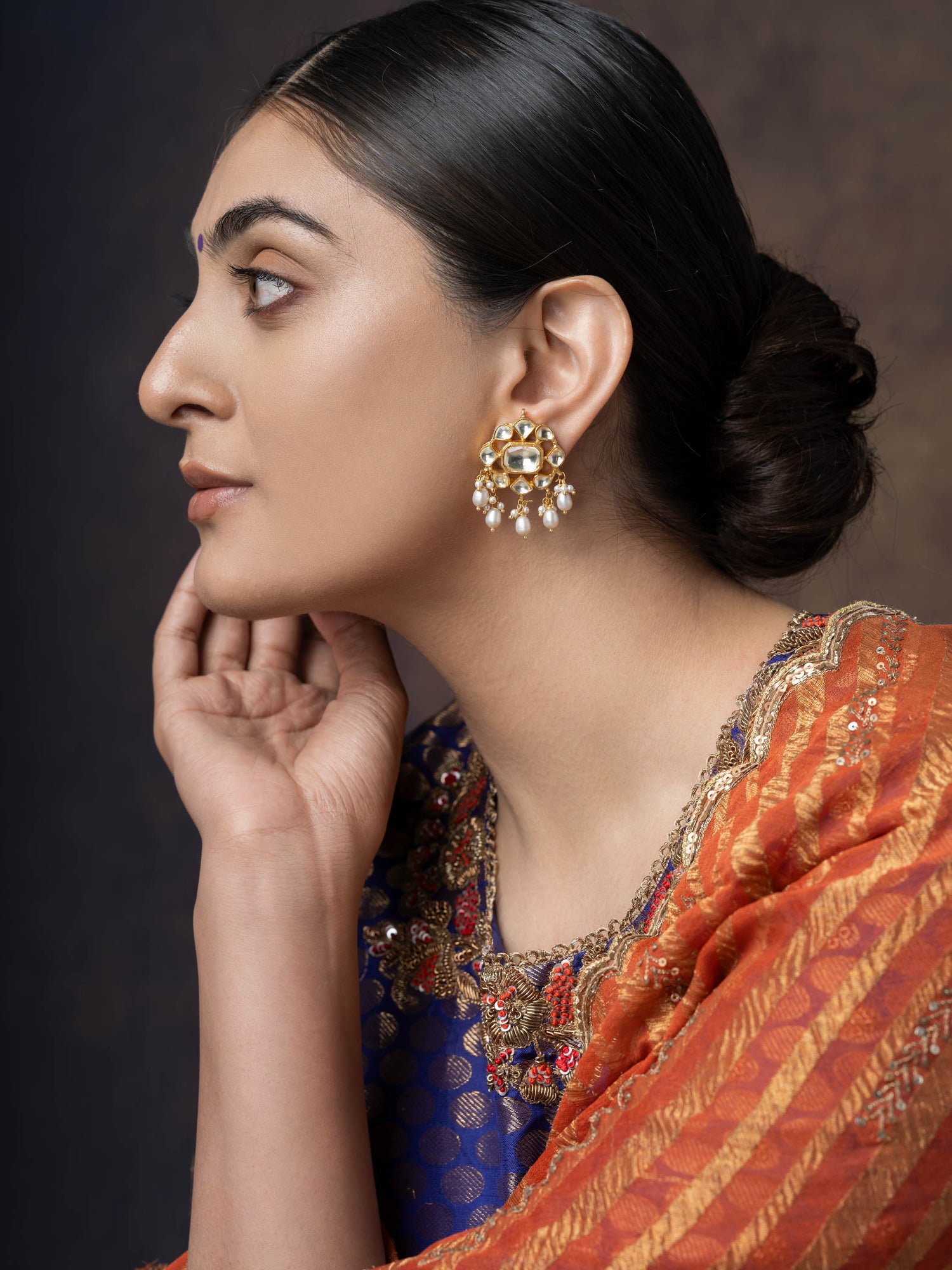 Easy to wear, Kundan Miniatures