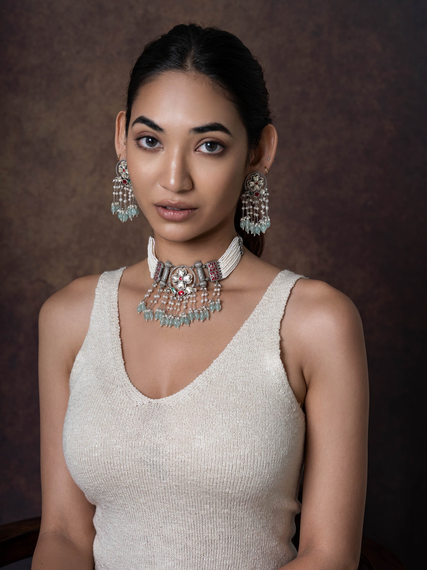 Siya, Stunning Chandelier, Silver Toned Vintage  Silver Choker Set