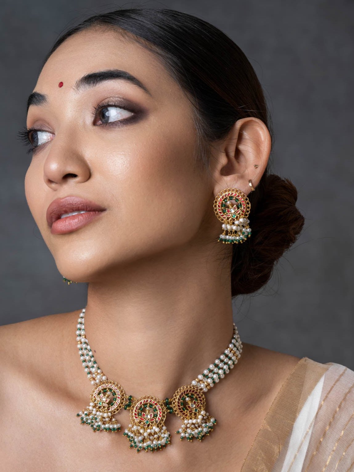 Traditional Lotus Inspired Emerald Silver Choker Set