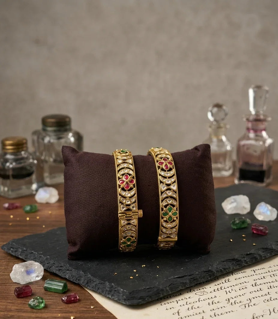 Jadtar Sovereign Bangle - Gold