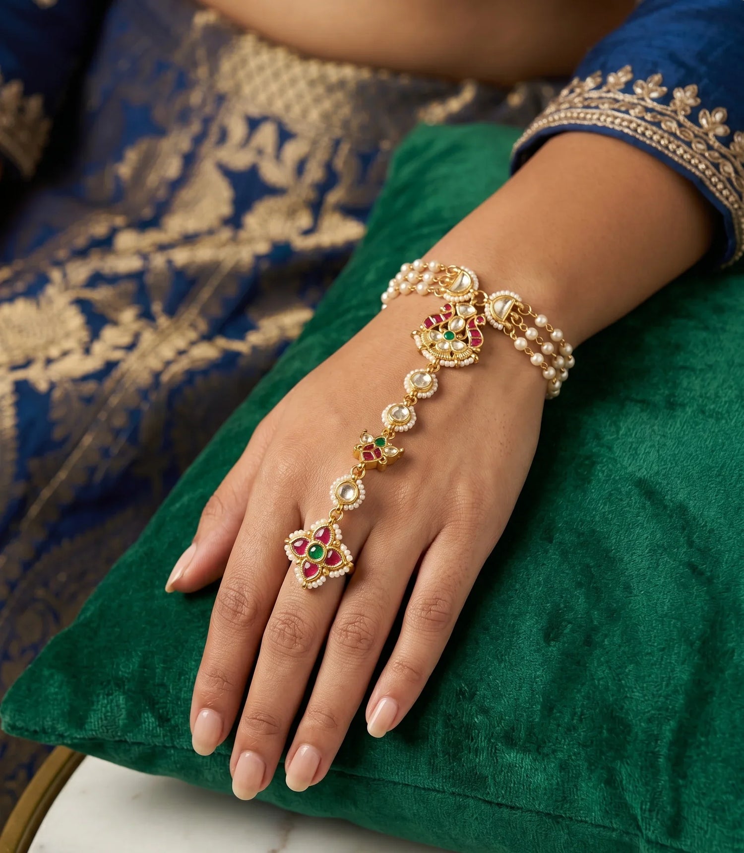 Jadtar Aura Hathphool - Gold
