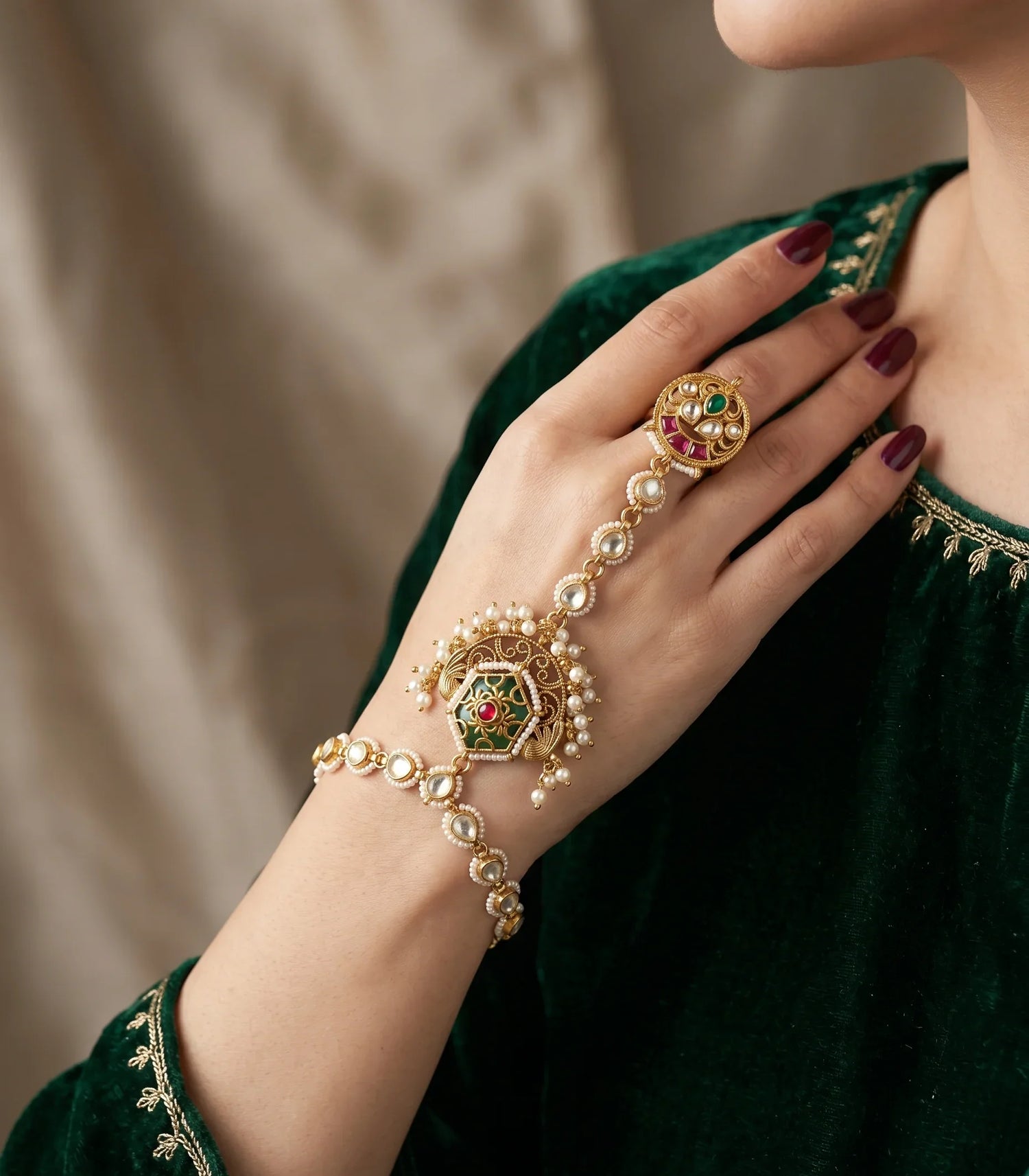 Jadtar Royale Hathphool - Gold