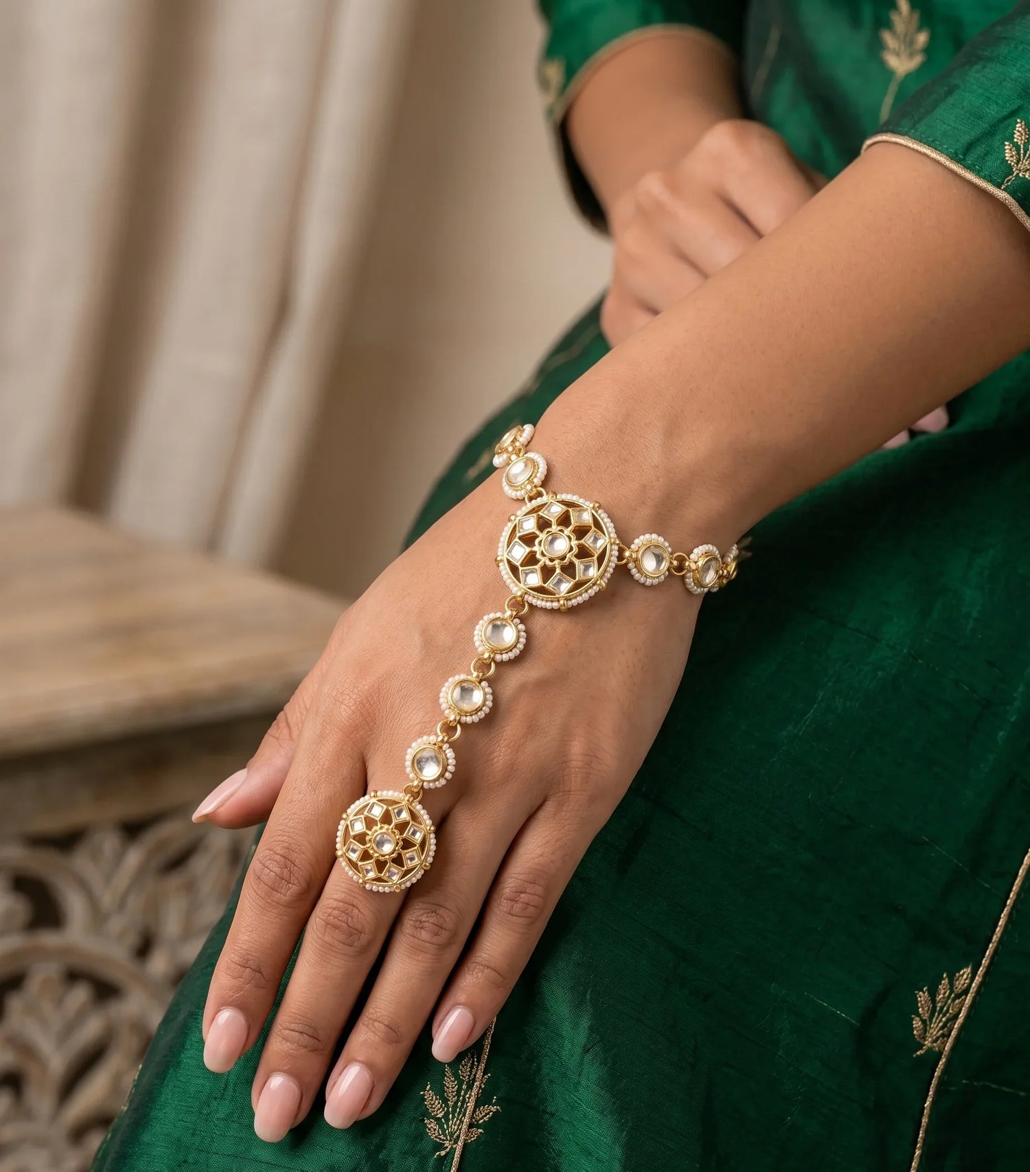 Jadtar Regal Hathphool - Gold