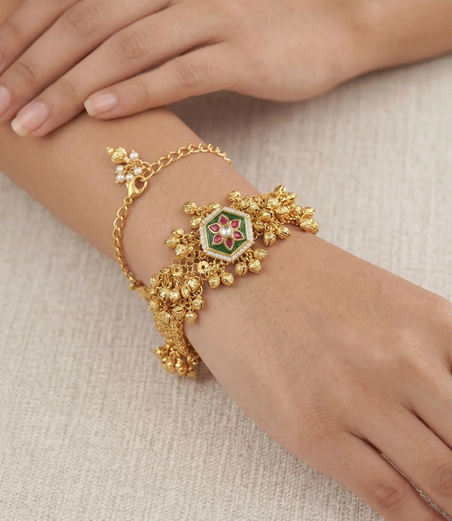 Plain Gold Kundan Bracelet - Gold