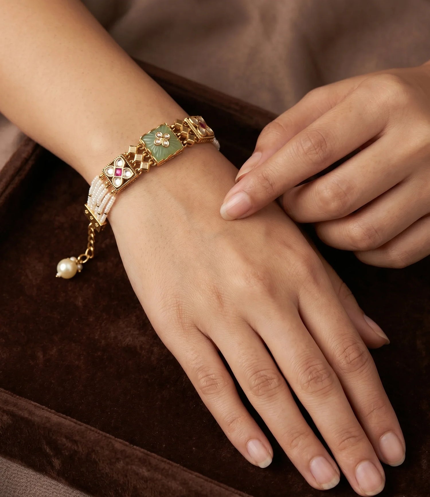 Jadau Elegance Bracelet - Gold