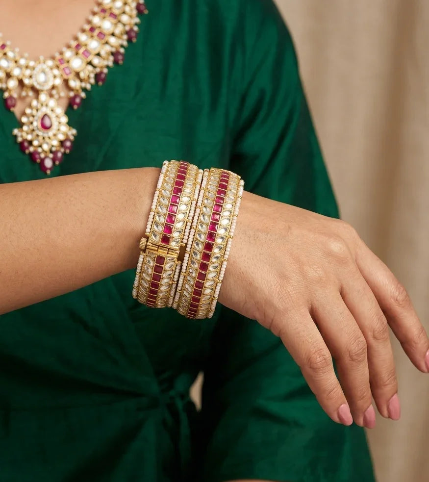 Jadtar Luxe Bangle - Gold