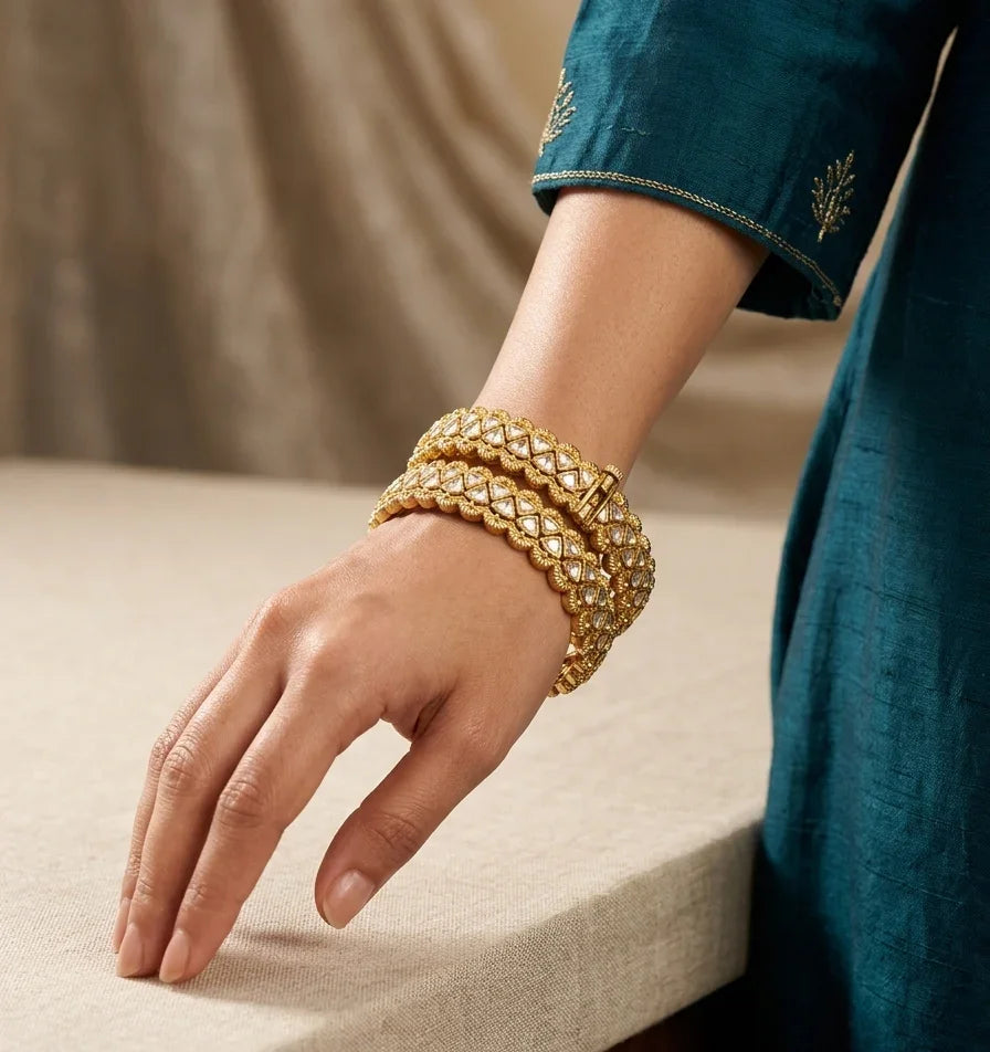 Jadtar Royal Bangle - Gold