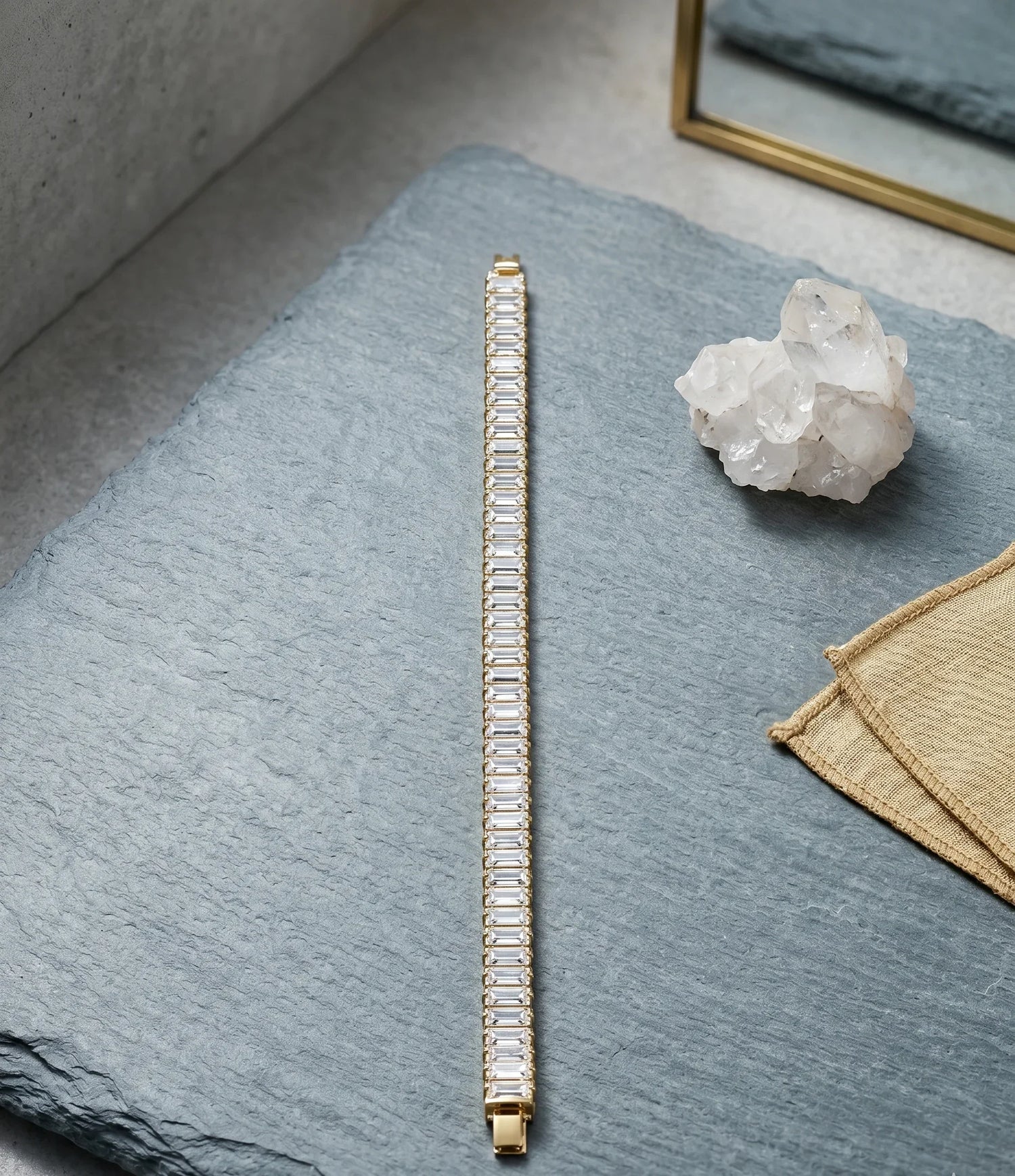 Solitaire Glow Bracelet - Gold