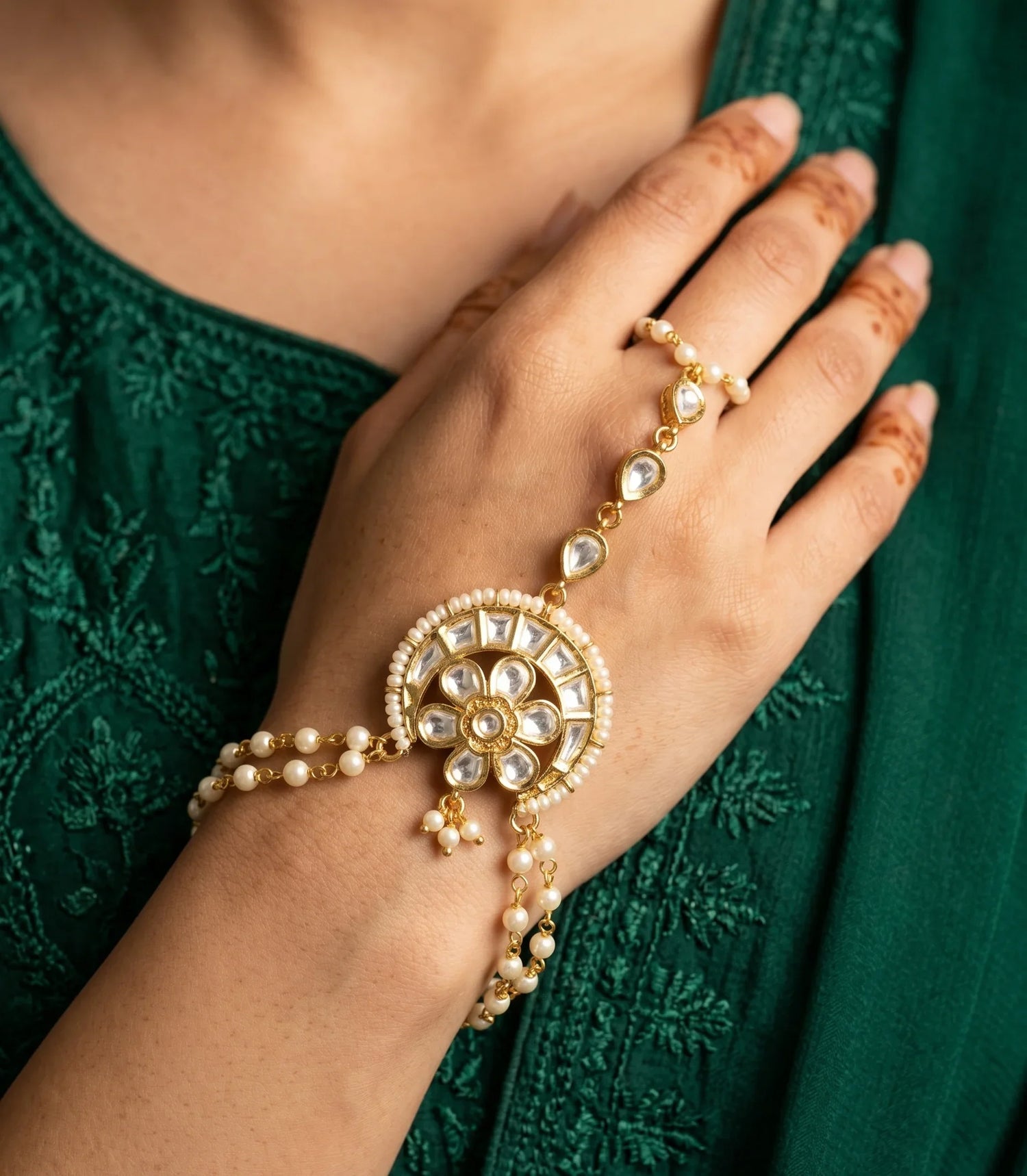Polki Glow Hathphool - Gold
