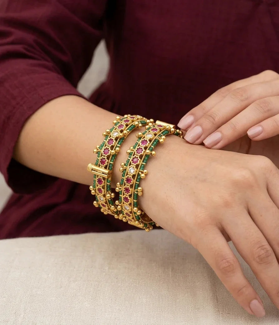Jadtar Sparkle Bangle - Gold