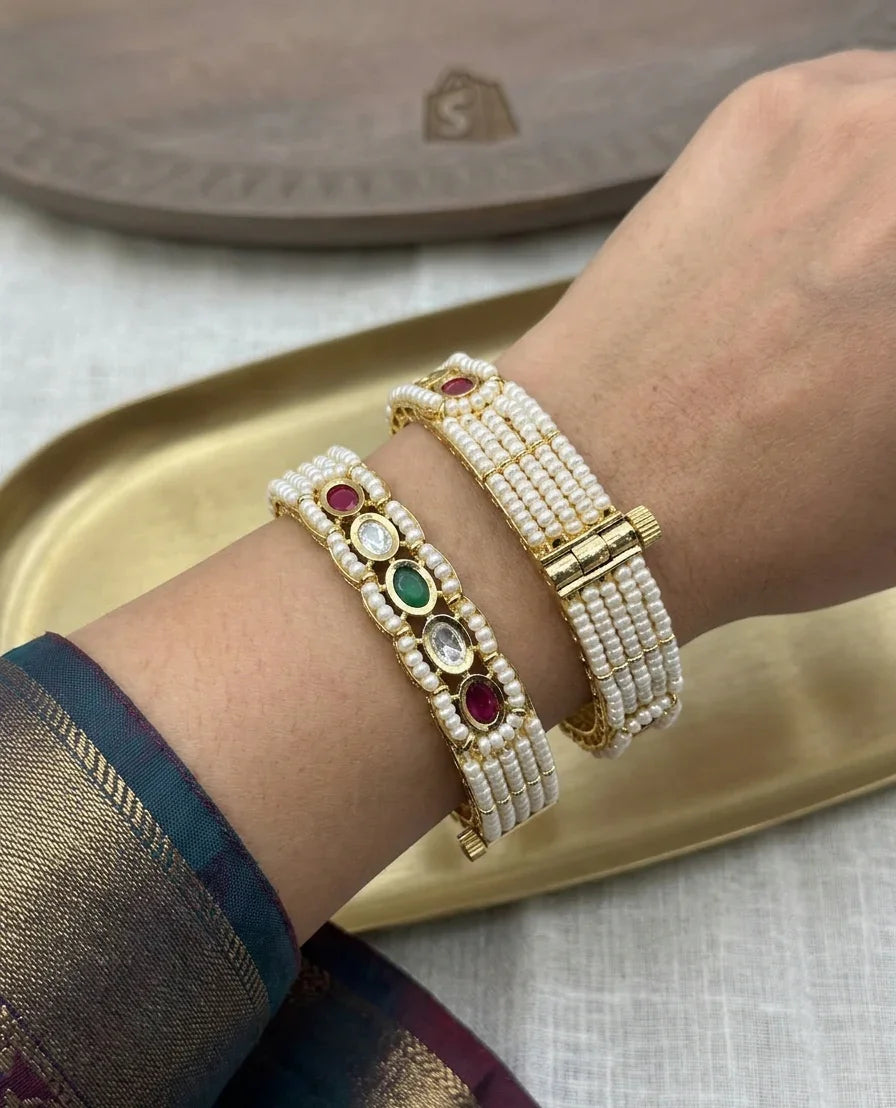 Jadtar Charm Bangle - Gold