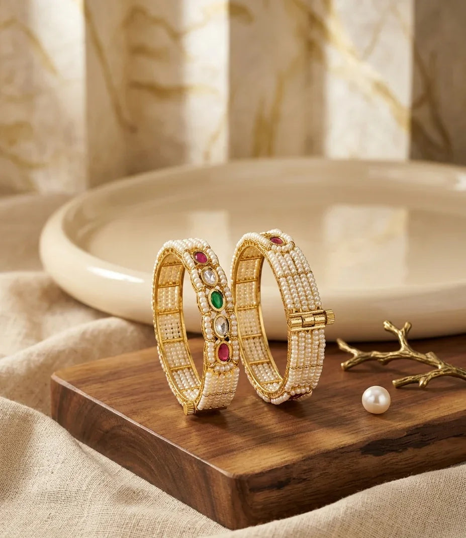 Jadtar Charm Bangle - Gold