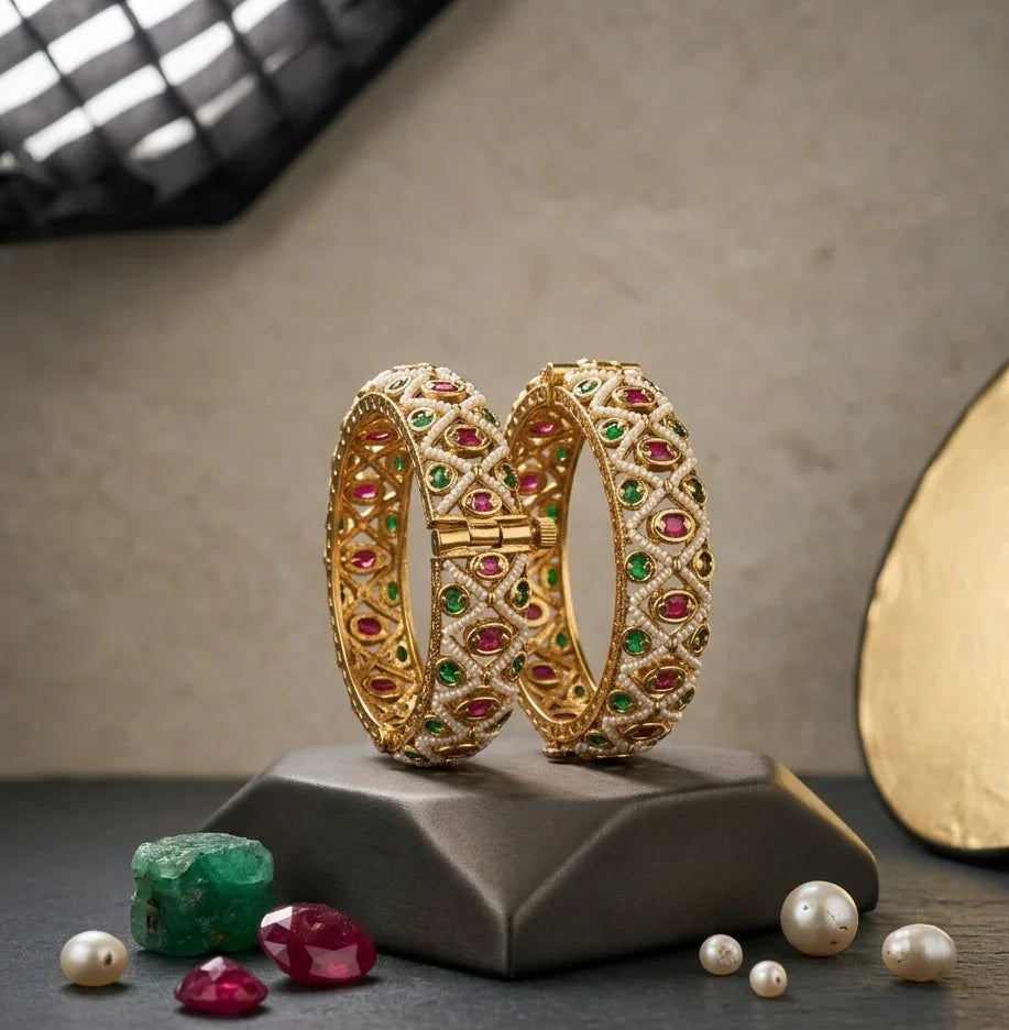 Jadtar Elegance Bangle - Gold