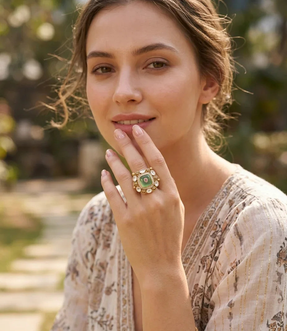 Chic Jadau Ring – Gold
