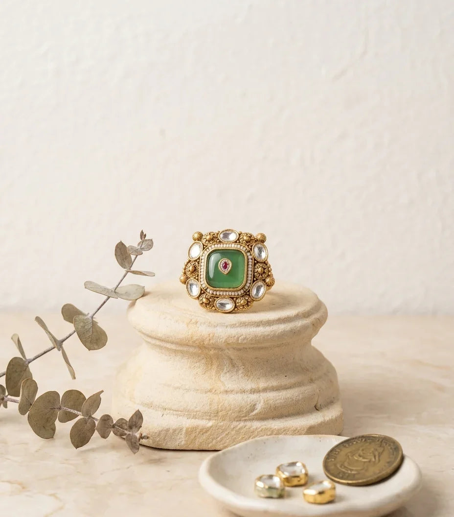 Chic Jadau Ring – Gold