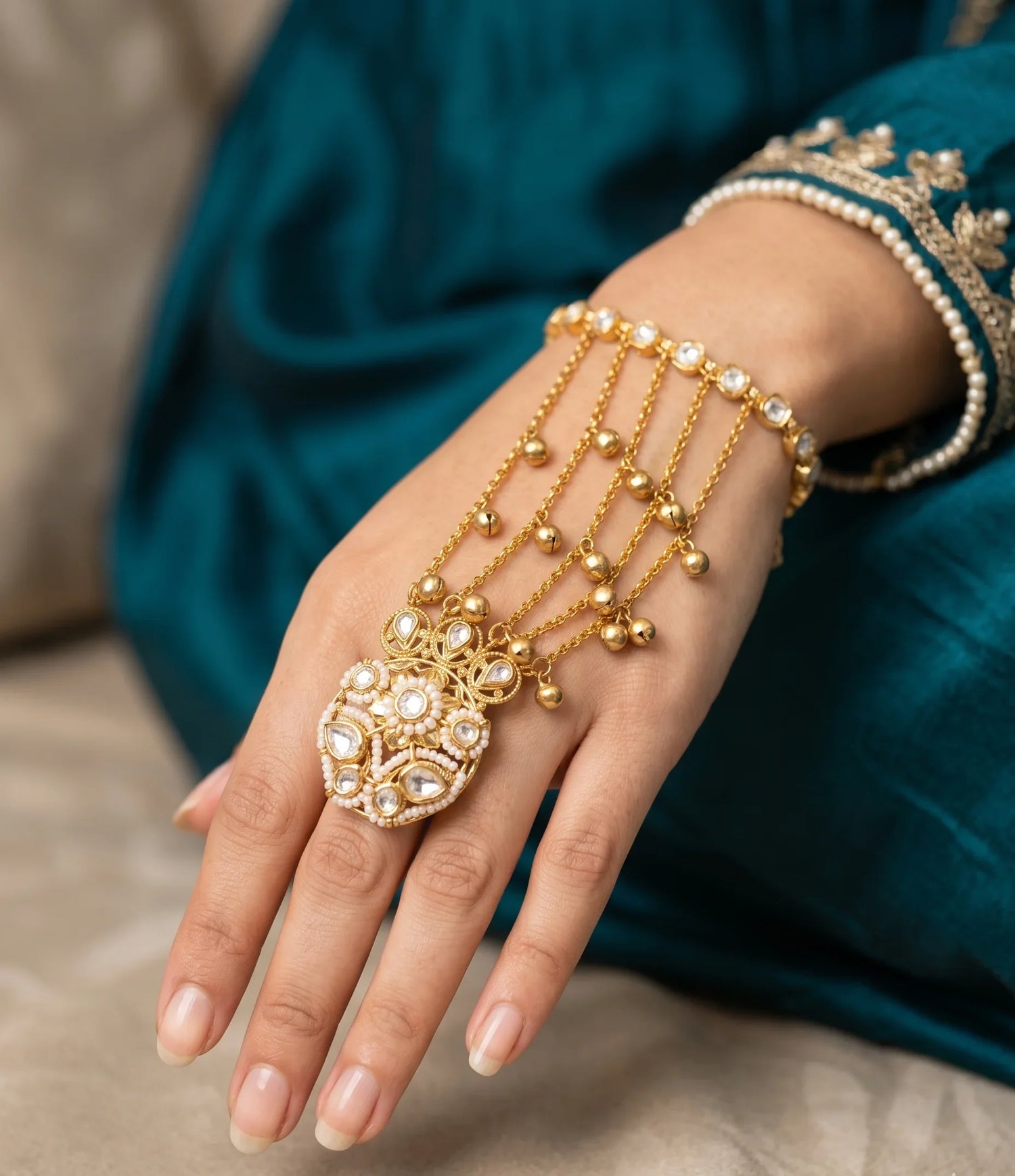 Kashmiri Elegance Hathphool - Gold