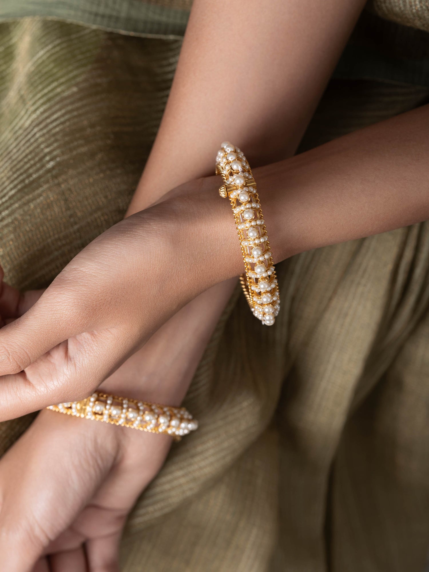 Keepsake Versatile Pearl Silver Bangles