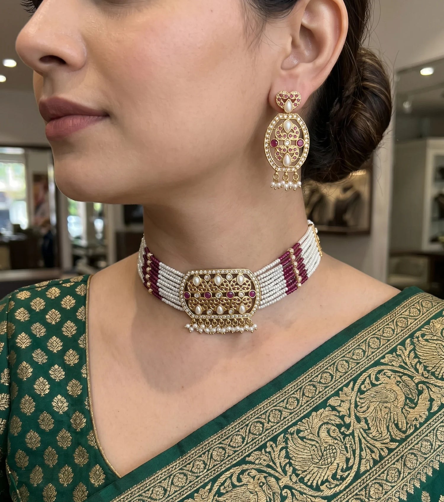 Elegant Moti Choker Necklace Set – Gold