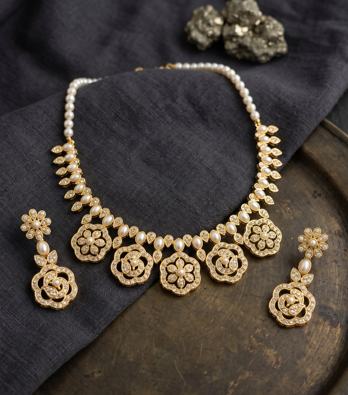 Moti Hasli Short Necklace Set – Gold – Studio Gulabi