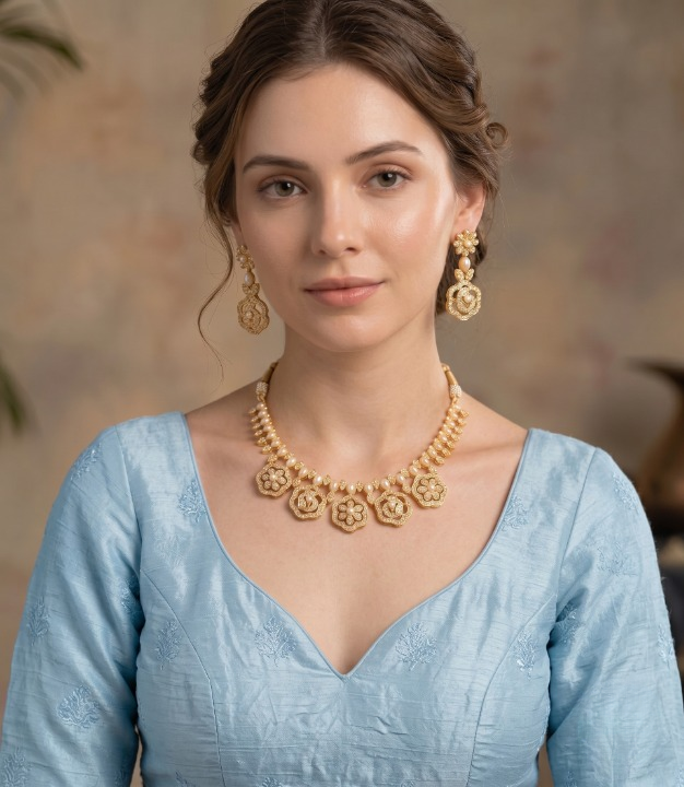 Moti Hasli Short Necklace Set – Gold