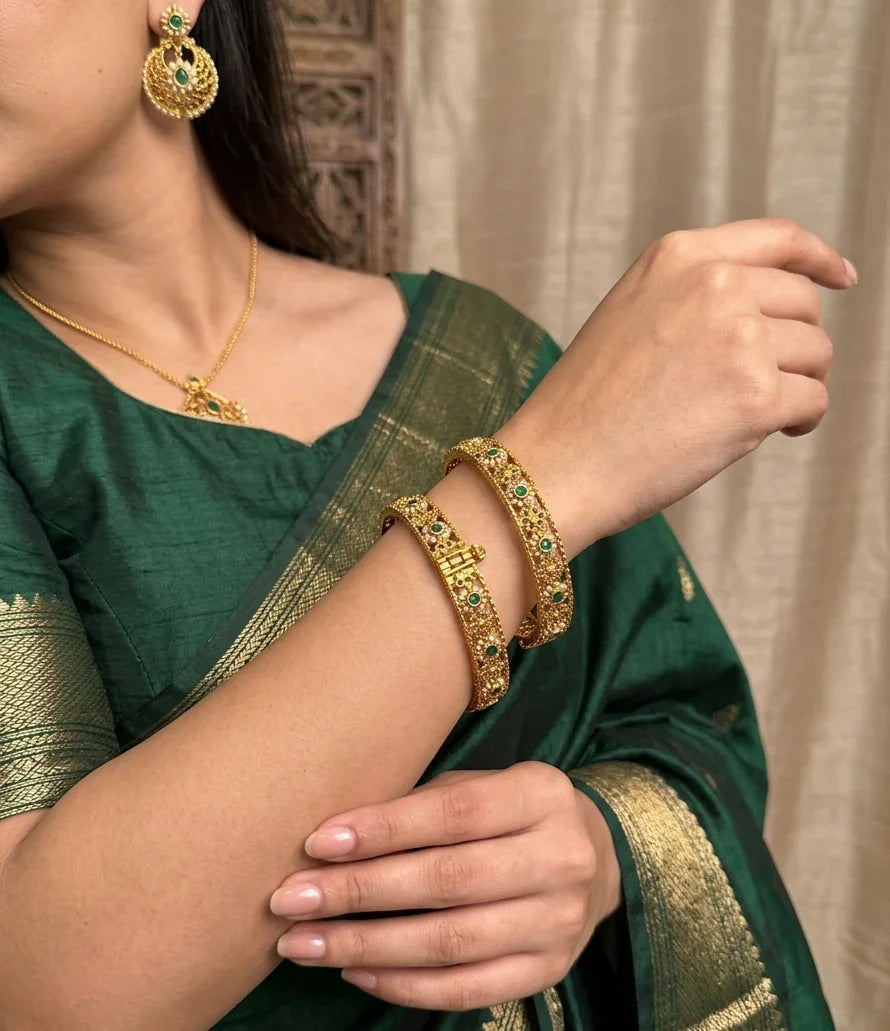 Jadtar Elite Bangle - Gold