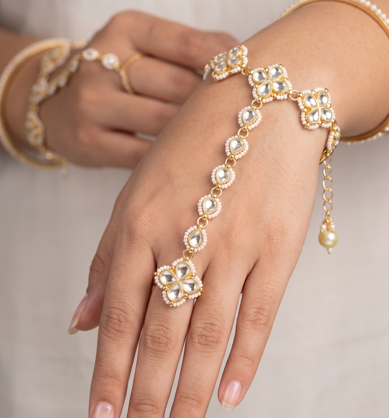 Jadau Grace Hathphool - Gold