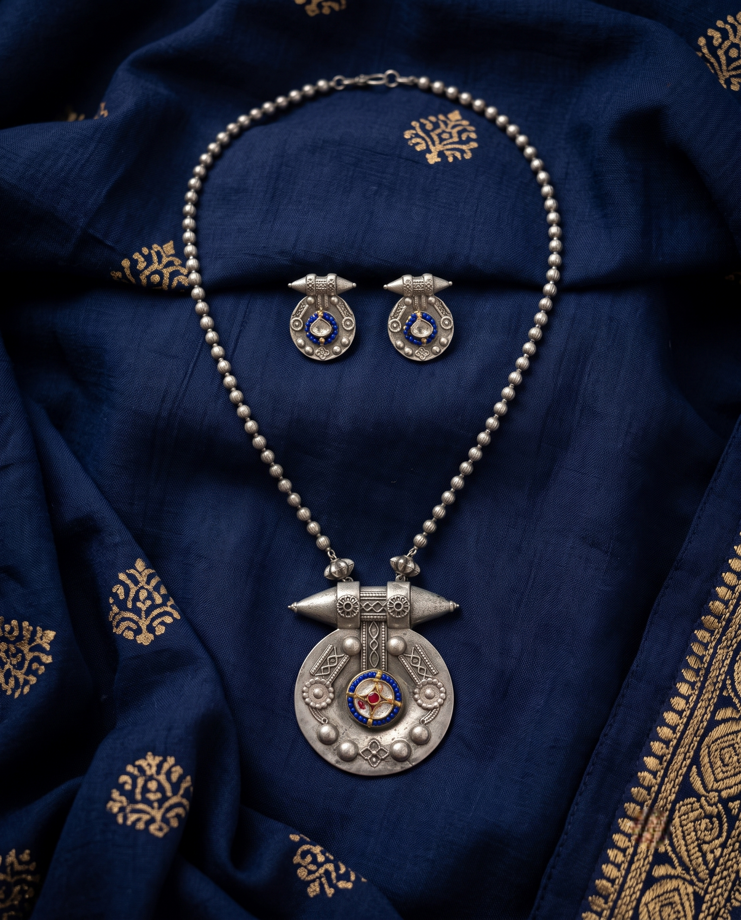 Silver Chain Necklace Set with Moti