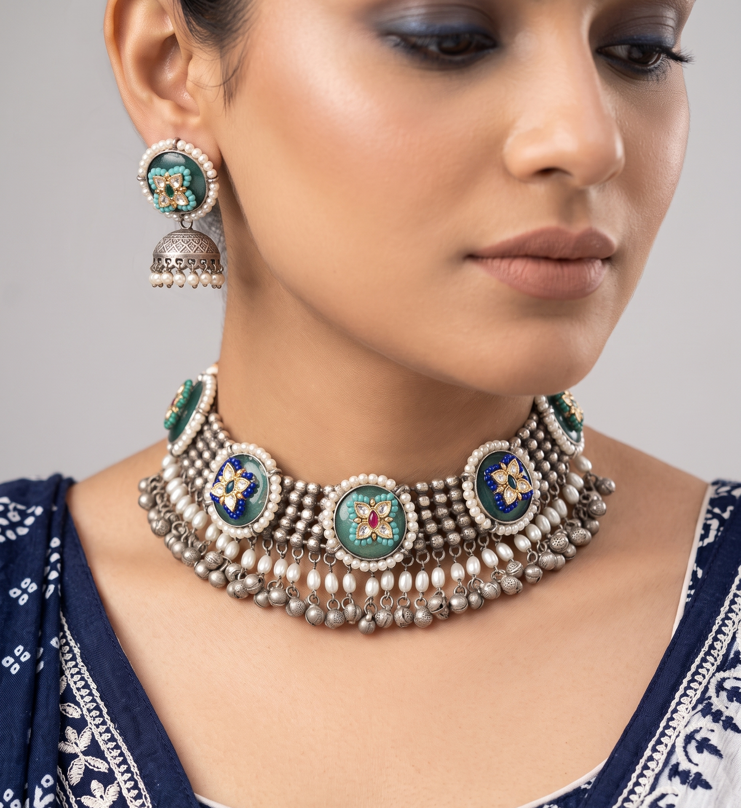Grand Silver Choker Necklace Set