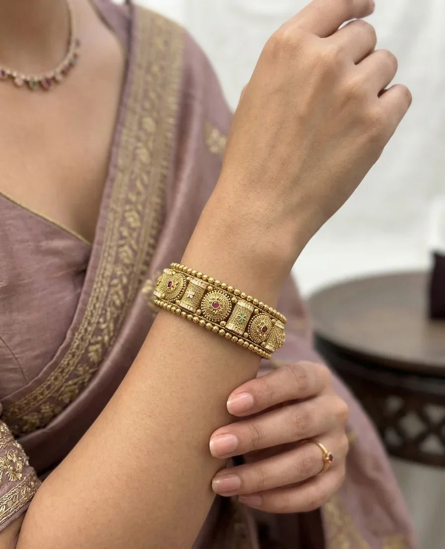 Plain Gold Classic Bangle - Gold
