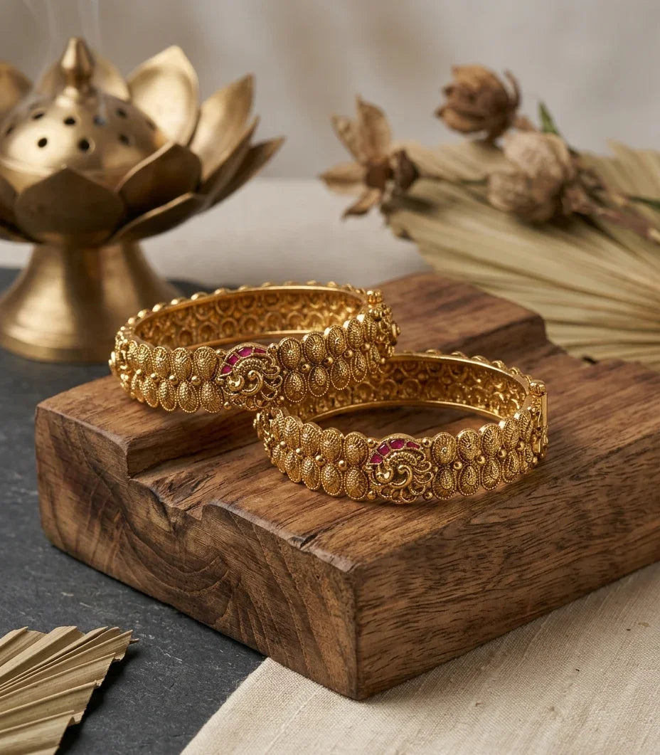 Jadtar Heritage Bangle - Gold