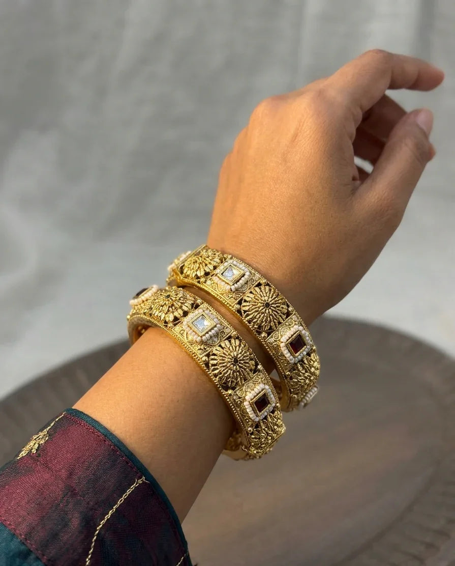 Plain Gold Heritage Bangle - Gold
