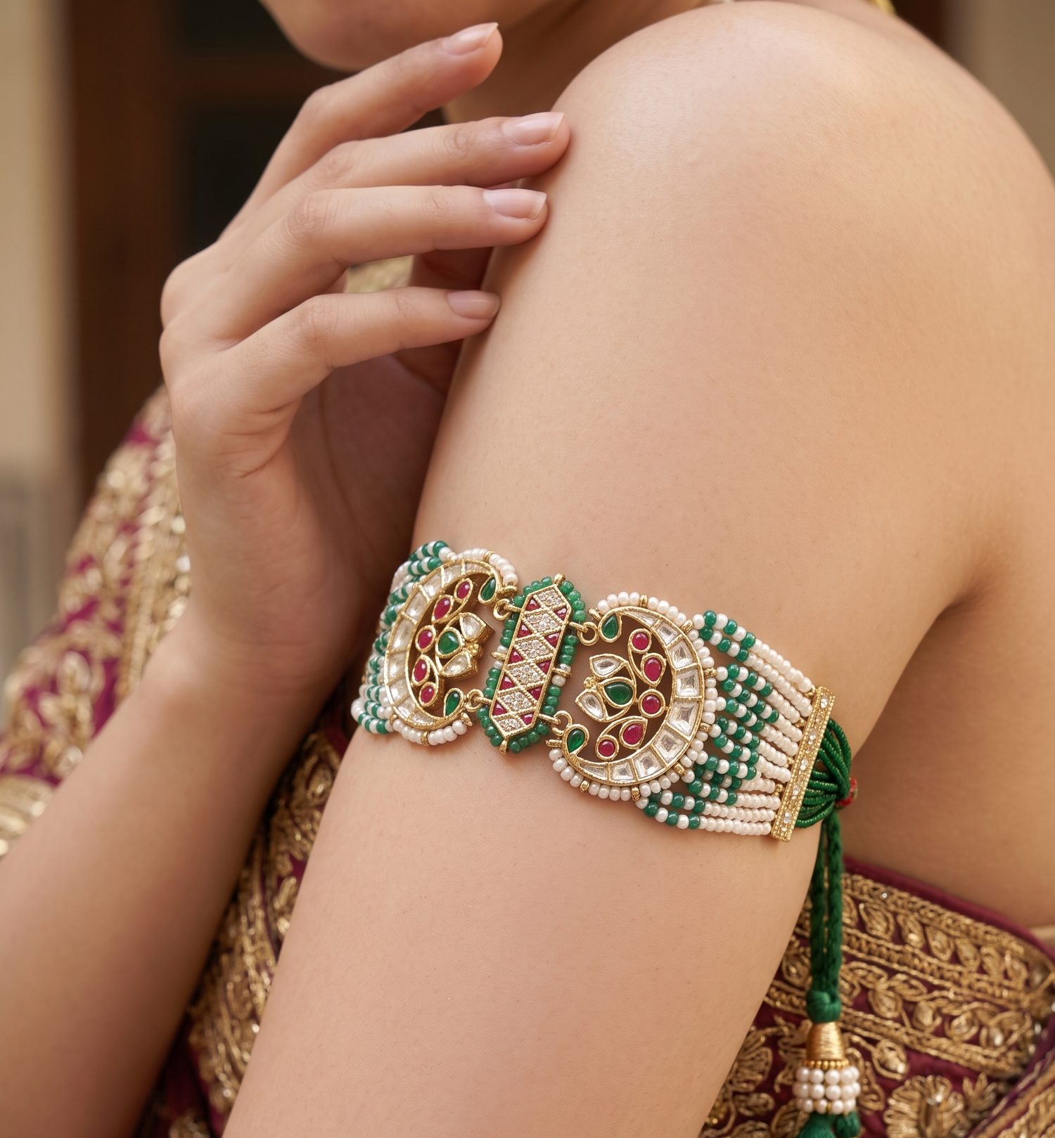 Jadau Charm Bajuband - Gold