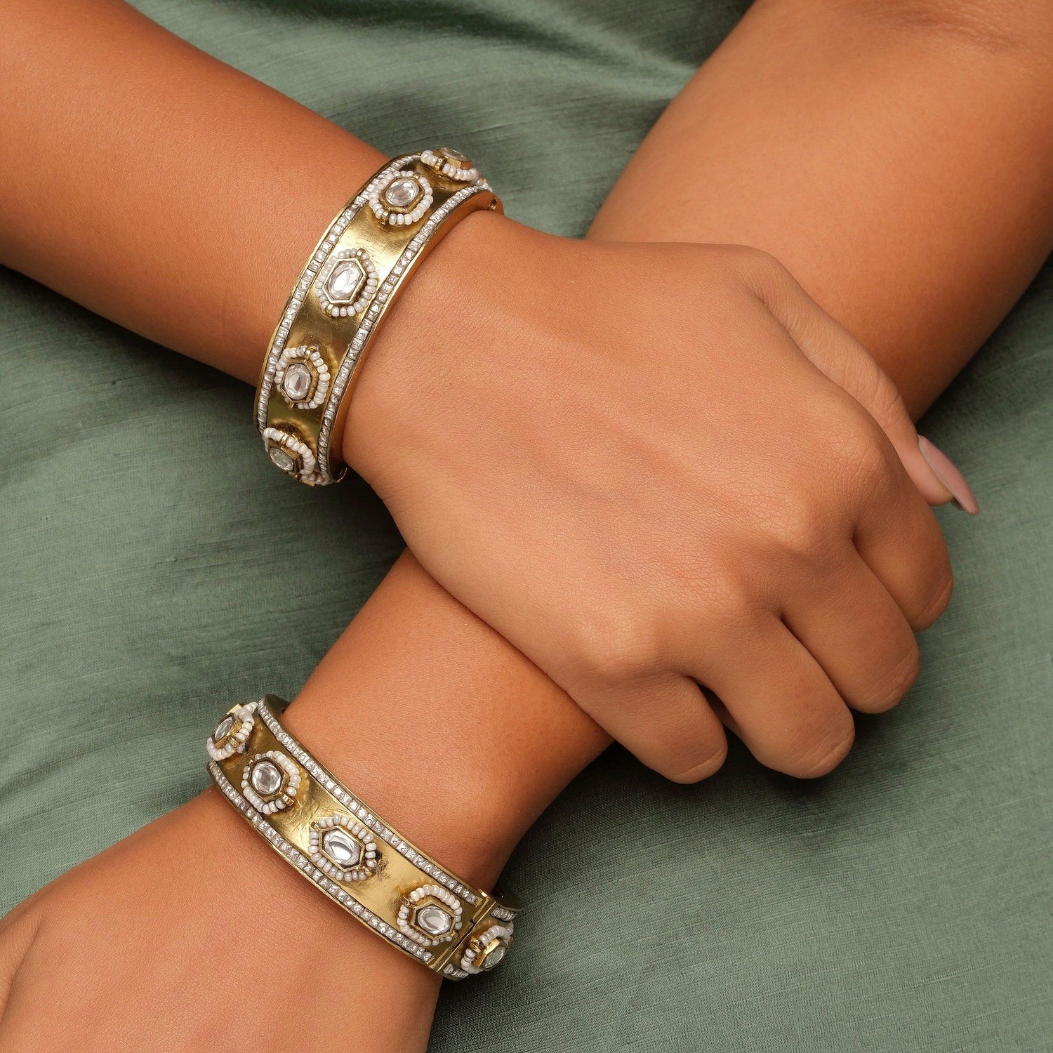 Aafreen Statement Bangle