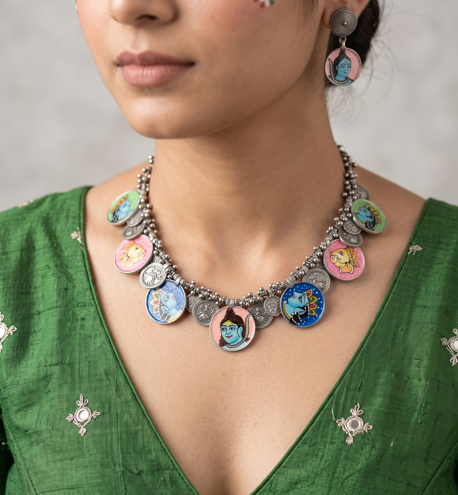Designer Silver Print Necklace Set