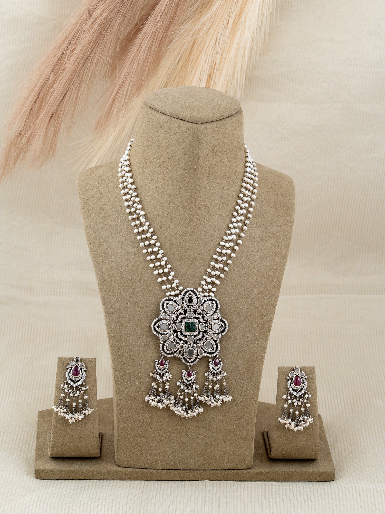 Gulabi Noor Set